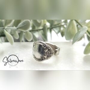 1960's vintage Oneida Affection stainless steel floral ring
